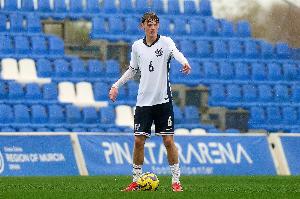 罗马诺：弗雷迪-劳瑞已经通过曼城体检，长约加入蓝月亮青训