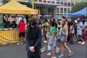 吧友能认出来吗？帕尔默乔装打扮，参加嘉年华活动