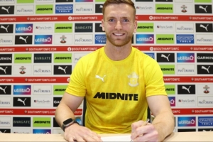 南安普顿官方：诺维奇门将乔治-朗租借加盟，租期一个赛季