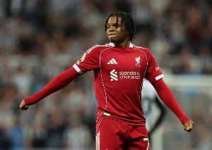 电讯报：恩古莫哈被挖，切尔西要求利物浦高额赔偿以起到震慑作用