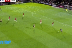 被英乙队先进球！曼联中场失误被断，第22分钟丢球