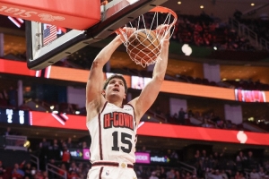 谢泼德：这个夏天过完后我的防守变好了 我更快也更强壮了