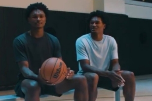 谁更受母亲喜爱？奥萨尔：肯定是我 她总和我说“别告诉阿门”