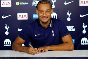 今夏第7签！官方：热刺签下哈维-西蒙斯，转会费6000万欧&身披7号