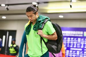 京媒：上一场受伤的张玉宁已经问题不大，恩加德乌跟队踩场训练