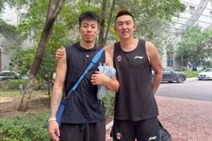 付豪晒与张镇麟&刘雁宇等合照：人生总有很多分岔路口 祝开心顺利