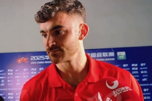 古尔芬克尔：选择射门是想提高决策能力，伤病挺严重感觉不太好