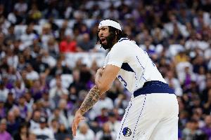 克莱：只要保持健康 浓眉是我们这个时代最强的大前锋