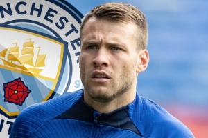 被指破坏草坪！太阳报：贝蒂内利在200万镑豪宅外建停车位被投诉