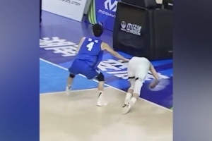 本月升入浙江一队！国青队员李悦洲晒自己被对手推搡视频：干净