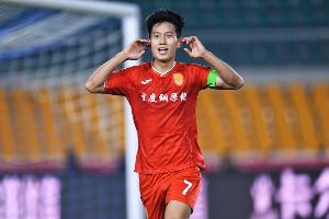 媒体人：浙江队年初对向余望兴趣很大，但重庆升超前他不好离队