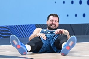 媒体人：东契奇奉献本届欧锦赛最强单节表演 他传的球队友投不进