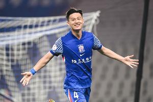 媒体人：申花想度过锋线伤病带来的考验，可在开场让蒋圣龙顶上去