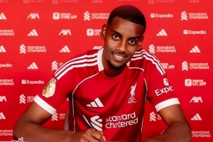 4.8亿买人傲视夏窗！TA评利物浦史诗一夏：组世界最强锋线之一