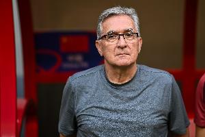 国足选帅为何设定年龄限制？中国新闻周刊：避免“养老式执教”