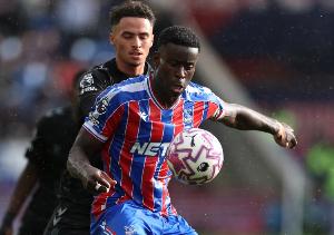 镜报：曼城加入签格伊竞争，他们今夏兴趣不大但明年情况会有变化