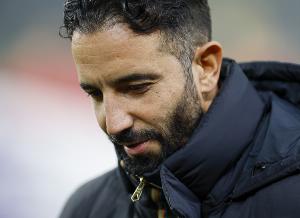 危！邮报：曼联众将对阿莫林的体系失去信心 B费对自己的位置不满