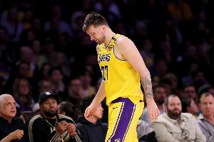 卢卡：曾觉得达拉斯是家 不想让那里球迷失望 但也不想让湖蜜失望