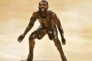 一人防一队！防的还是母队！2025-26赛季DPOY——库明加！