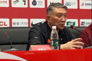 宫鲁鸣：中国女篮做了人员调整 目标是2027、2028年大赛