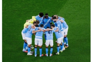 2-0战胜那不勒斯，多纳鲁马社媒晒图庆祝：欧洲之夜