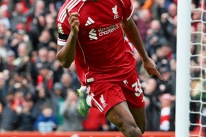 传射建功！利物浦官方：赫拉芬贝赫当选利物浦2-1埃弗顿队内最佳