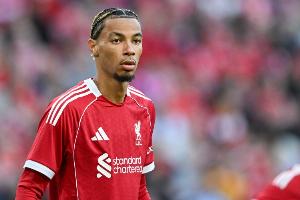 爱上埃基蒂克！对阵埃弗顿赛后，利物浦球迷为其送上热烈掌声