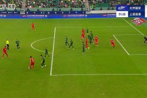 又是进球被吹！莱昂纳多抽射破门，边裁示意越位进球无效！