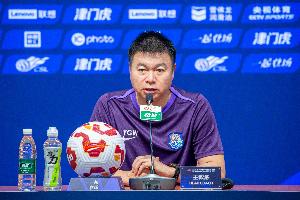 于根伟：阿代米续约没有太多进展，球队很早就表达了续约条件诚意