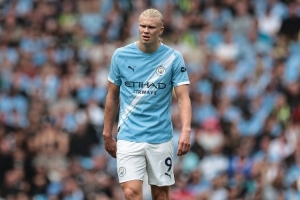 对阵阿森纳上半场，哈兰德在对方禁区内只有一次触球但打进了