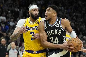 字母哥：我最喜欢华子&小卡&浓眉 他们能攻能防还很拼