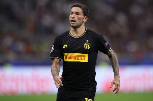 慢镜头：30岁前国米中场森西将加盟塞浦路斯球队阿诺索西斯