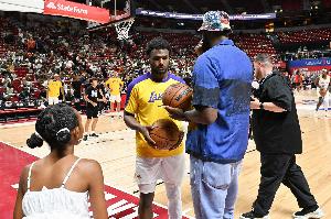 杨毅：詹姆斯是历史最强开发商&到处起高楼 布朗尼明显打不了NBA