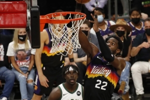 贝弗利：2021年总决赛艾顿是队内最佳 前一轮我们也防不住他