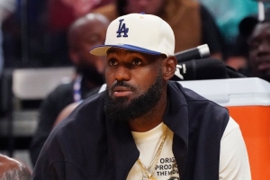 拓记：开拓者赛季前七场两战湖人 詹姆斯很可能缺席这两场比赛