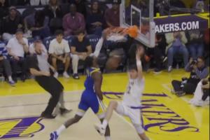 风驰电掣！库明加防守反击瞬间暴起左手隔扣拉拉维亚！