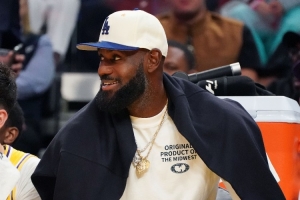 詹姆斯：我曾警告财务顾问别动歪心思 否则结果对他没好处