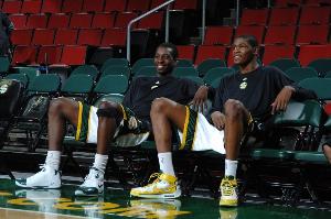 KD谈杰夫-格林：生涯起步时相遇如今携手走向终点 这感觉太美妙